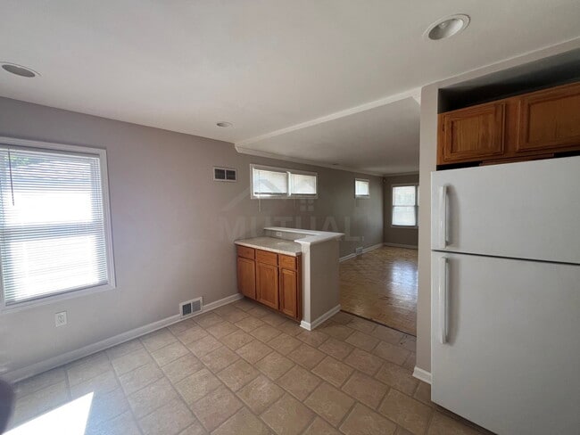 Photo - 429 E Milton Ave