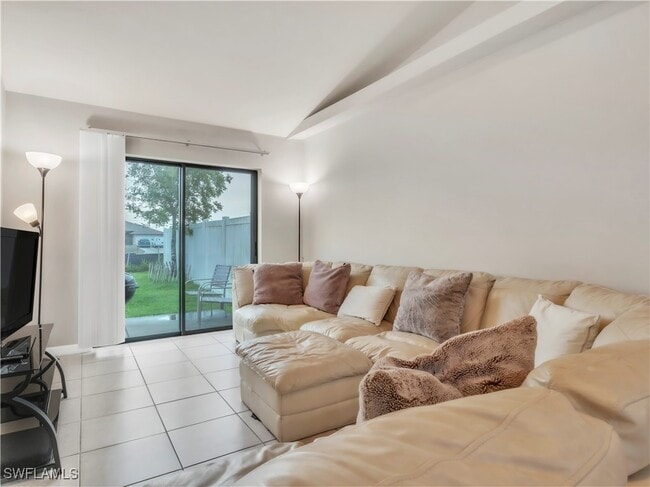 Photo - 421 Nicholas Pkwy W Townhome