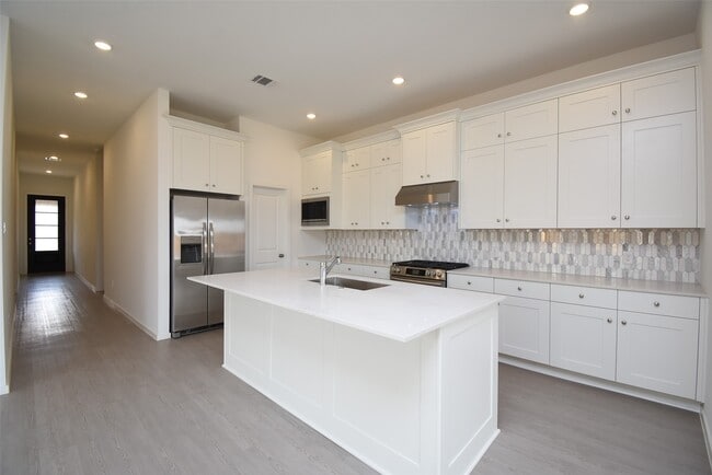 Photo - 6303 Golden Seaton Dr