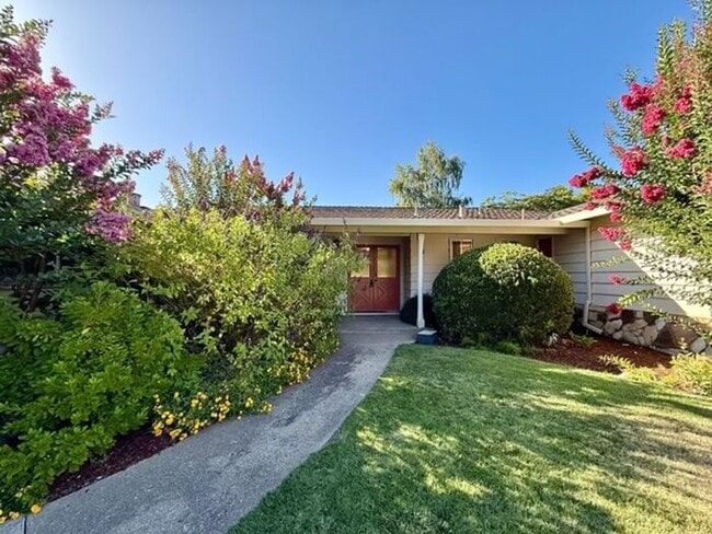 Photo - Beautiful 4 bedrooms 2.5 bath home