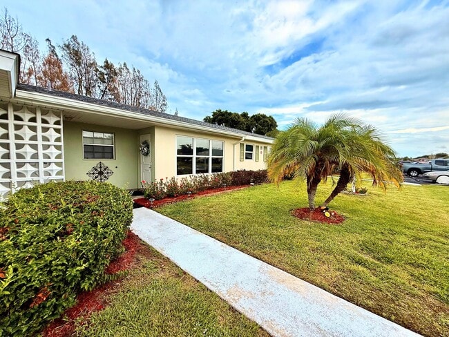 Building Photo - 916 Savannas Point Dr Unit B