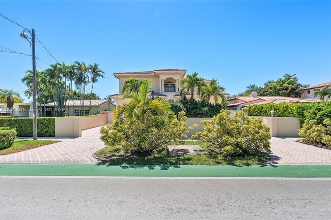 3765 Prairie Ave