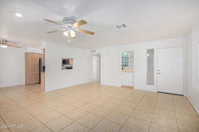 Photo - 11017 N 109th Way