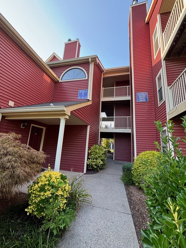 Building Photo - 83 Crosspointe Dr Unit Condo East Brunswick