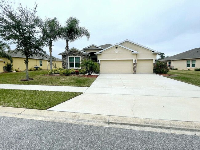 Spacious 4-bedroom, 3-bath House - Spacious 4-bedroom, 3-bath House