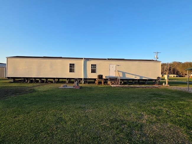 Photo - 132 Raoul Ln