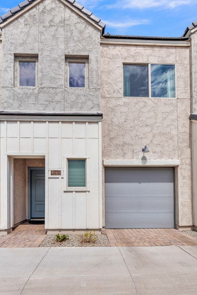Building Photo - 2272 W Harmont Dr