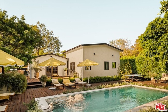 Photo - 11476 La Maida St