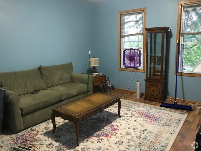 Building Photo - 2807 S 7th St Unit 2807 S 7th St Rental