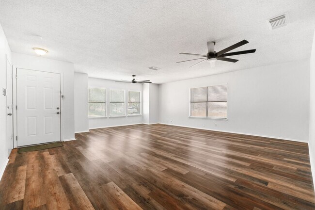 Photo - MOVE-IN READY REMODELED RENTAL HOME LOCATED IN NORTHWEST CROSSING