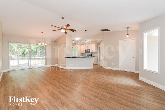 Photo - 2213 SE 5th St