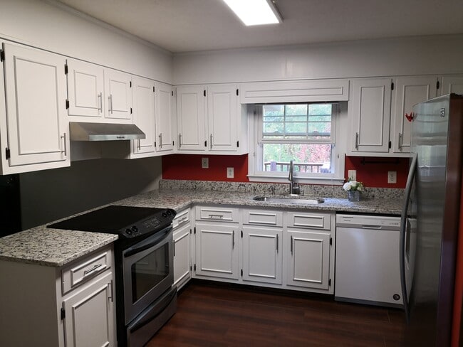 Kitchen - 1471 Crooked Creek Rd