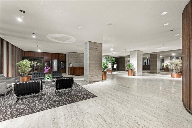 Photo - 6033 N Sheridan Rd Unit 37L