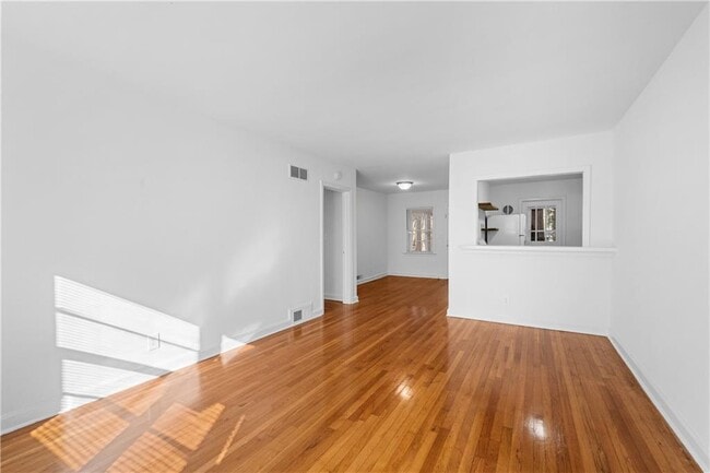 Photo - 56 Mobile Ave NE