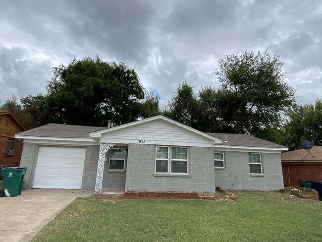 Building Photo - 1912 Overbrook Dr