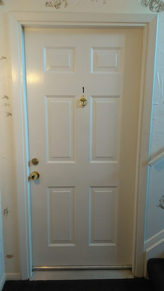 Building Photo - 8045 Pippin Rd Unit C3