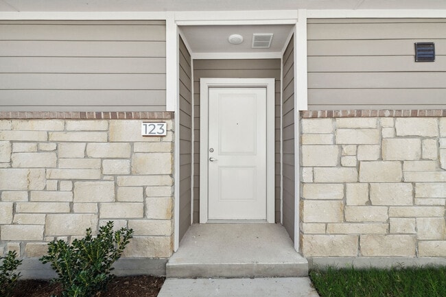 Cottages at Lindsey Place apartments — community photo - Cottages at Lindsey Place