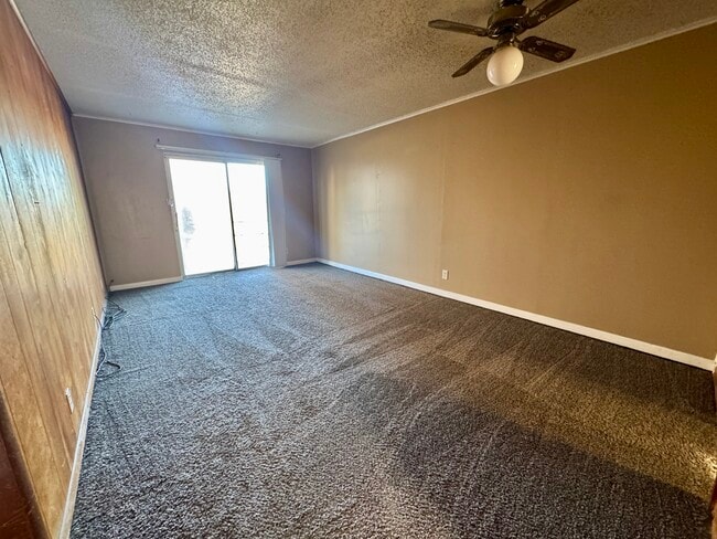 Photo - Oak Crest Apartments Unit 4