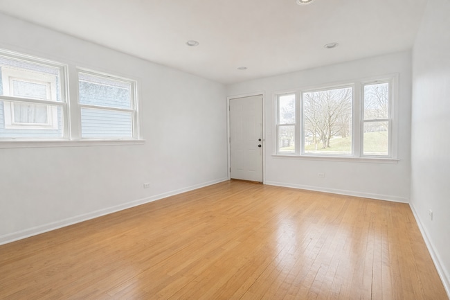 Photo - 4259 N Narragansett Ave