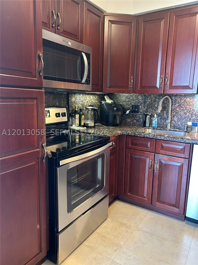 Photo - 7441 Wayne Ave Unit 7J