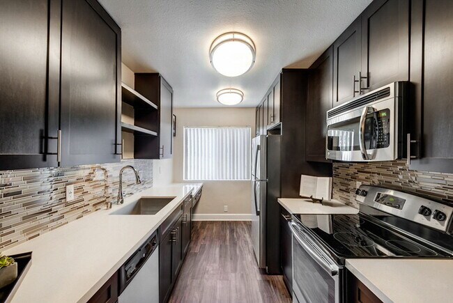 The Henley Apartments For Rent in Glendale, CA