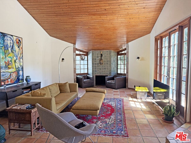 1823 Old Ranch Rd