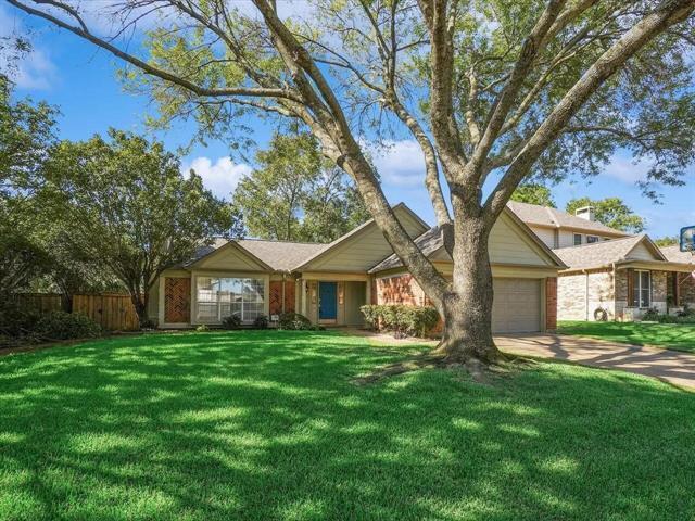 Photo - 521 Chasewood Dr