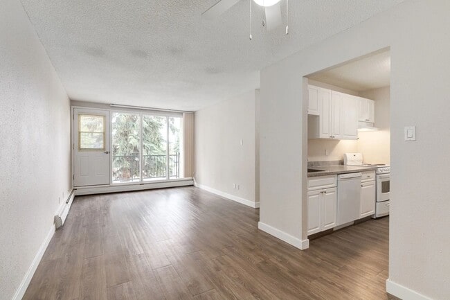 Building Photo - Wyldewood Estates