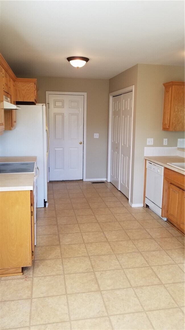Photo - 17 Slifer Dr