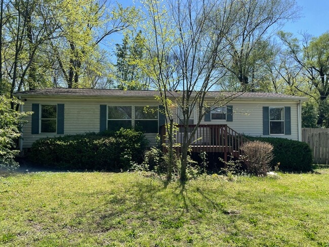 Building Photo - Nice three bedroom two bath modular home i...
