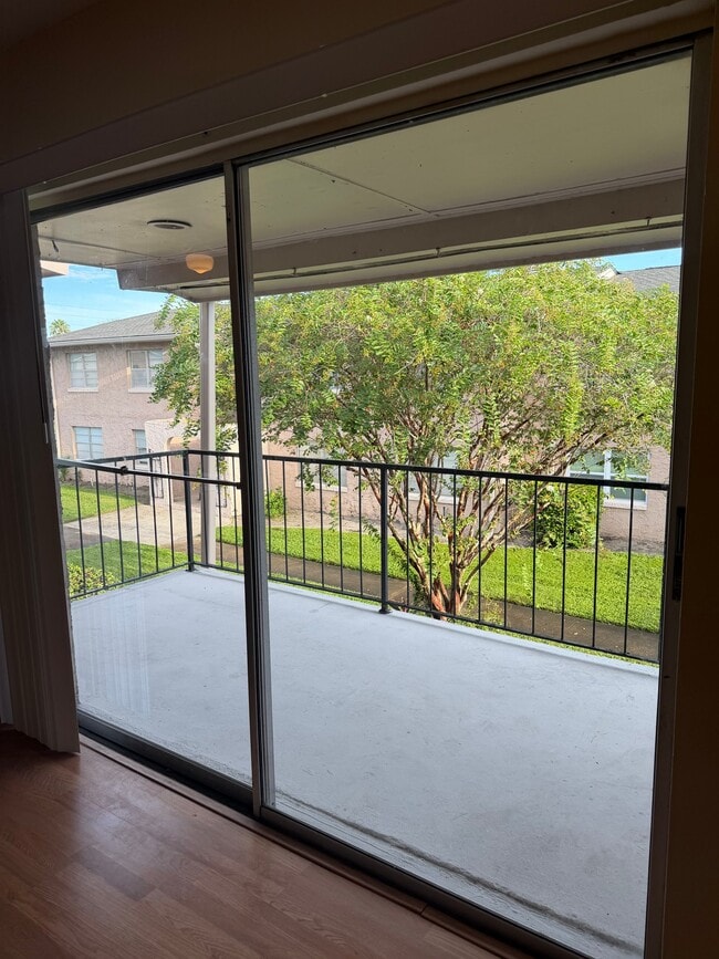 1171 Calle Del Rey Unit D