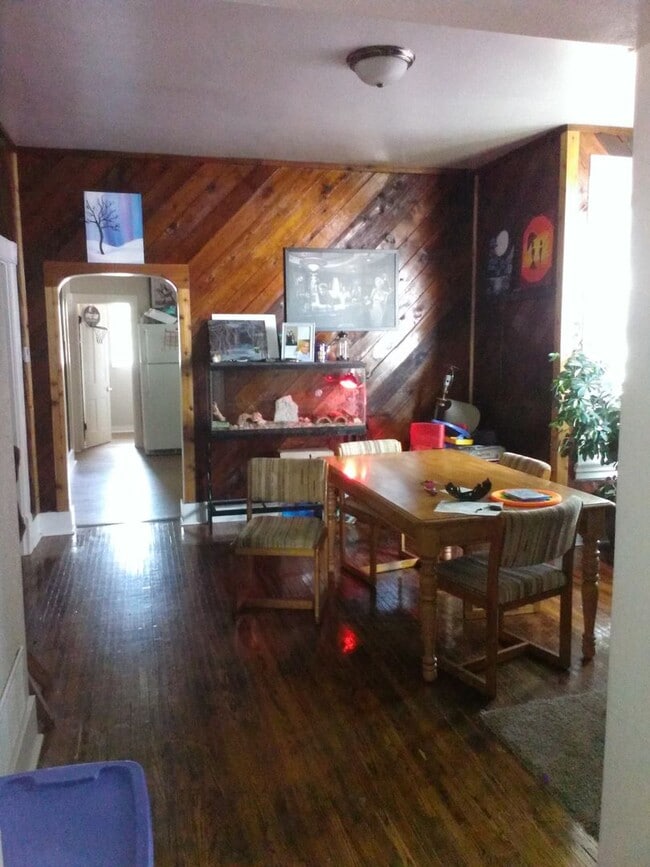 Photo - 720 Davis St