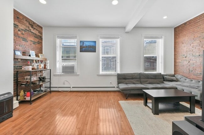 Photo - 168 F St Unit 3