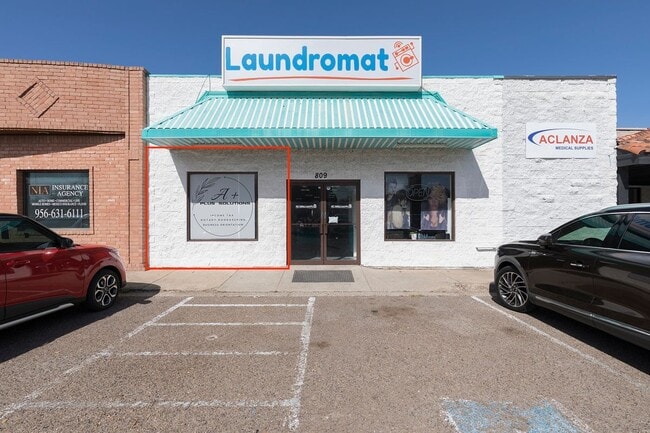 Building Photo - 809 N Ware Rd
