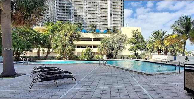 Photo - 7545 E Treasure Dr Condominio Unidad 3A