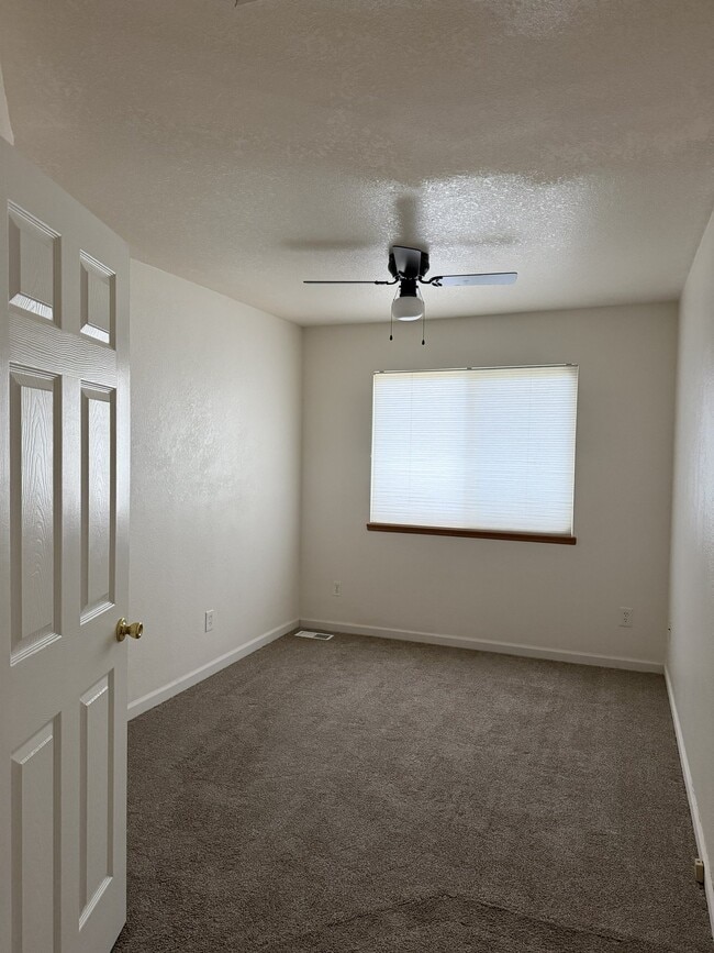 Photo - 1637 Westbridge Dr