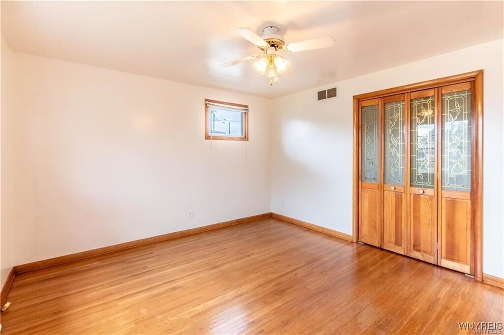 Photo - 130 Alberta Dr