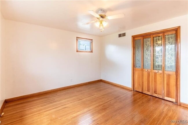 Photo - 130 Alberta Dr