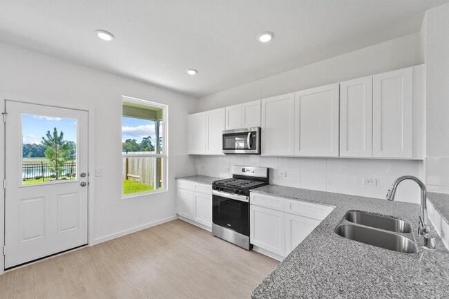 Photo - 26008 Hampshire Dr