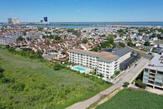 Building Photo - 4600 W Brigantine Ave Unit 403