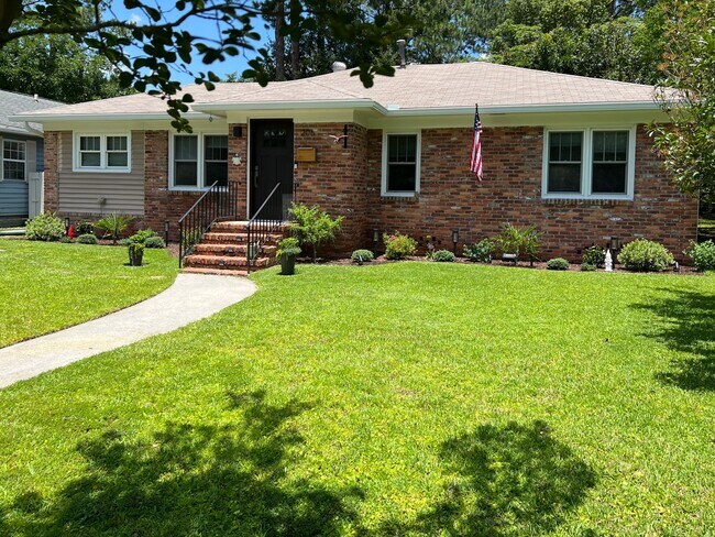 Photo - Four Bedroom Ranch St Home in Abercorn Heights - Lamara Heights District