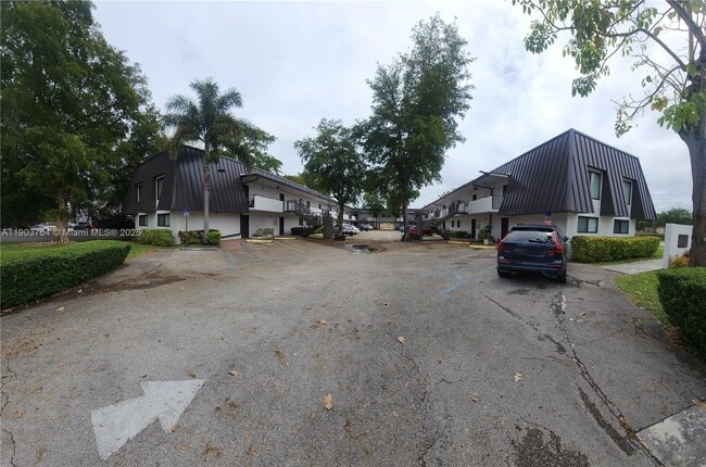 Photo - 19600 SW 110th Ct Unit 207