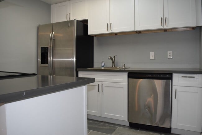 Photo - 6505 Hillsdale Blvd