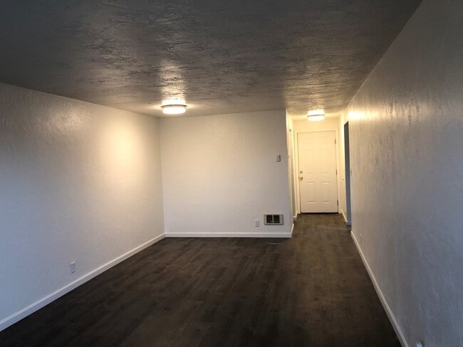 Photo - Updated 3 bedroom 1.5 bath duplex!