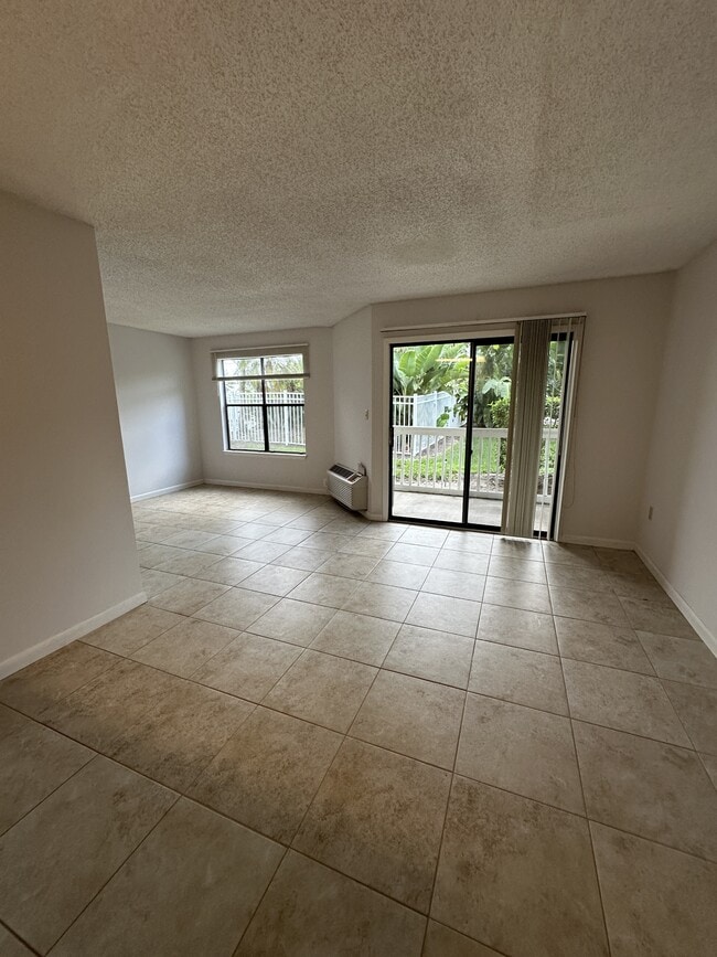 Photo - 225 S Tropical Trail