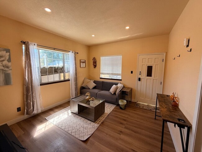 Photo - Charming furnished 1BR/1BA Room in Oakland.