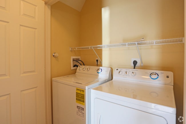 Photo - Oak Manor Villas