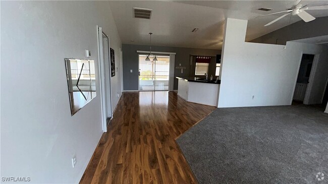 Building Photo - 1648 Cheshire Cir W Rental