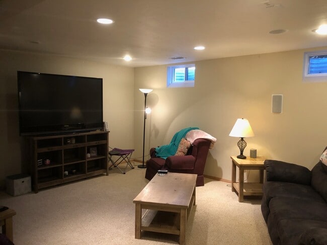 Living room - 4012 Buckeye Way Unit Norway Rentals