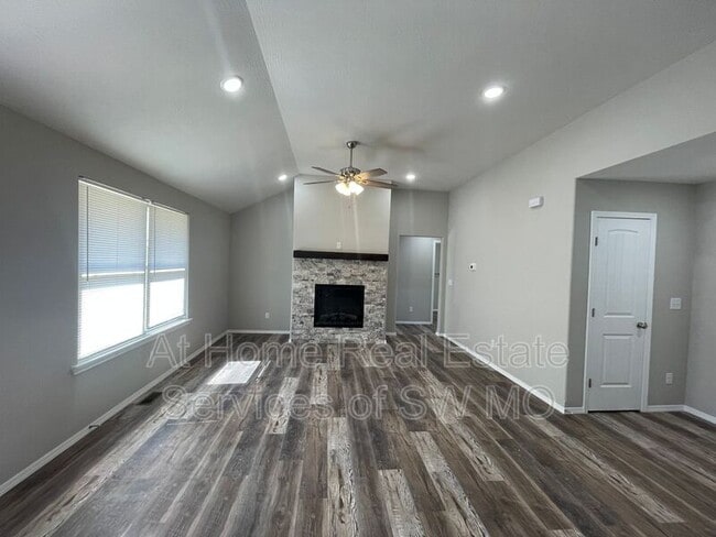 Photo - 613 S Southgate Dr